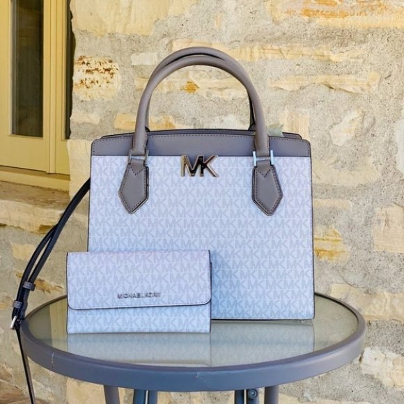 Michael Kors Mott Signature Handbag - Picture 1 of 5